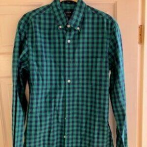 Classic Button down plaid shirt